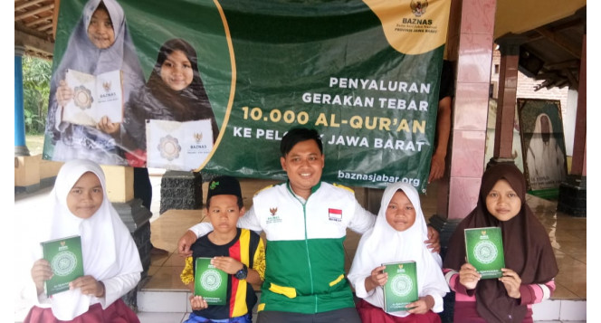 Dukung Program JABAR Taqwa, BAZNAS JABAR Salurkan Bantuan Al-Qur'an Ke 2 Pesantren Di Jawa Barat