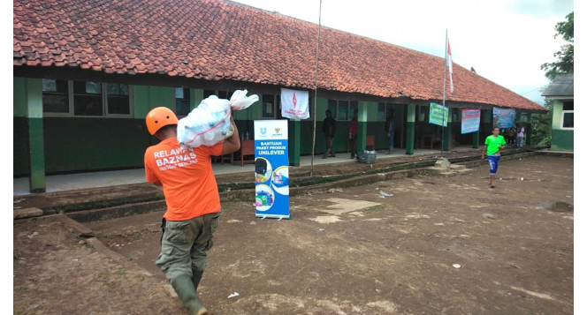 Penyaluran Bantuan Musibah Banjir Bandang dan Longsor di Kabupaten Bogor