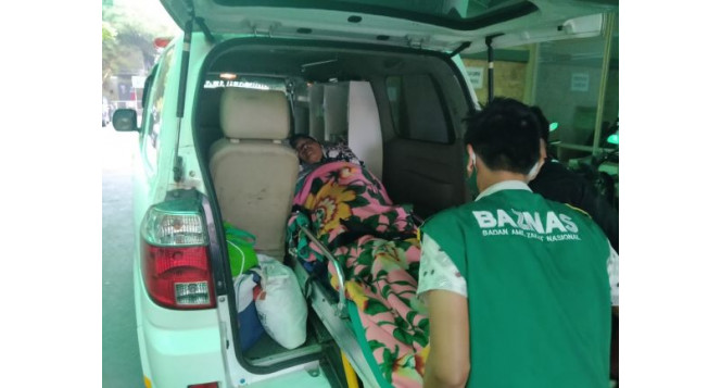 Ambulans BAZNAS Jabar Antar Bu Nonah Pulang ke Ciamis