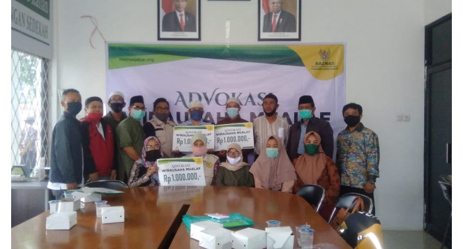 BAZNAS Jabar Salurkan Modal Usaha bagi Mualaf di Kota Sukabumi
