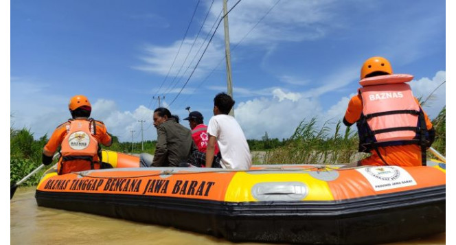 Pandemi Tak Halangi Personil BTB Jabar untuk Turun Bantu Warga Terdampak Banjir Banten