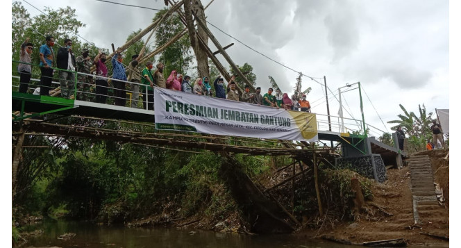 Peresmian Jembatan Gantung di Desa Mekarjaya, Sukabumi