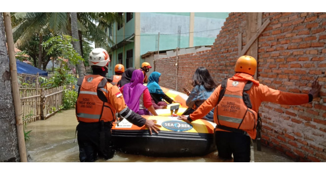 Peduli Banjir Bekasi, BAZNAS Jabar Beraksi Melalui BTB dan LAB Jabar