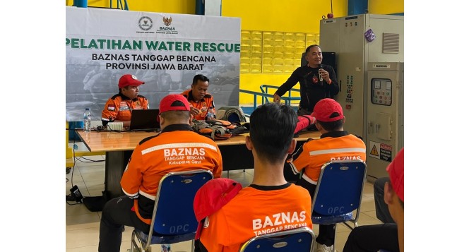 Pelatihan Water Rescue BAZNAS Jawa Barat memperkuat kapasitas relawan menghadapi bencana