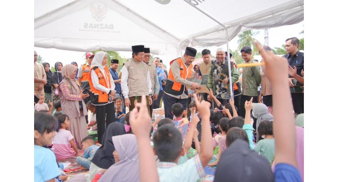 Bersama Menag, BAZNAS RI Salurkan Bantuan Prasarana Pendidikan untuk Madrasah di Pidie Jaya Aceh