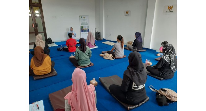 12 ibu hamil dari kalangan mustahik mengikuti kegiatan yang meliputi penyuluhan dari Rumah Sehat BAZNAS 