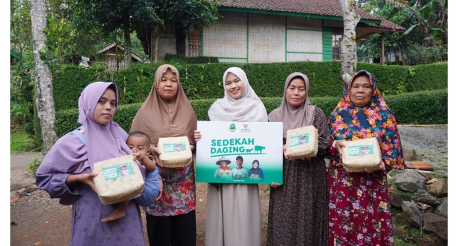 BAZNAS Jabar mendistrubusikan 364 paket Sedekah Daging