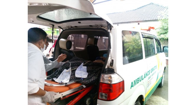 ambulan gratis BAZNAS Jabar antar mustahik berobat