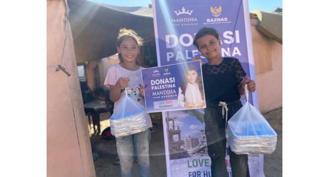 BAZNAS RI Bersama Ivan Gunawan Distribusikan 25.000 Liter Air Bersih dan Makanan Siap Saji untuk Warga Gaza